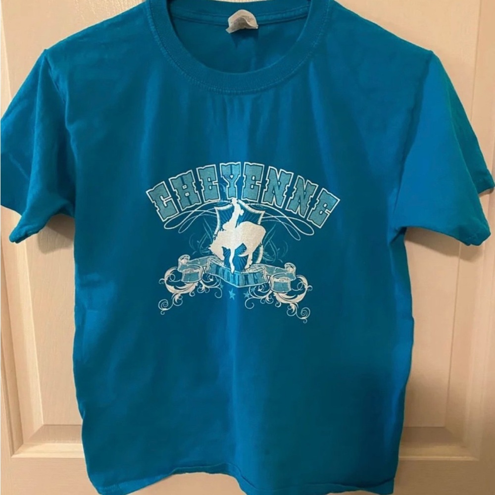 Girls Cheyenne Wyoming shirt, Large